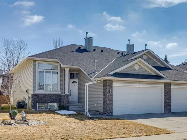 19 W Wentworth Gdns SW, Calgary, AB T3H 4L7
