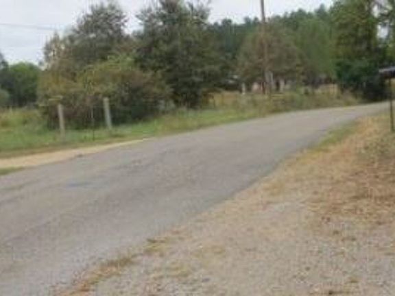 Exterior Neighborhood (street photo)