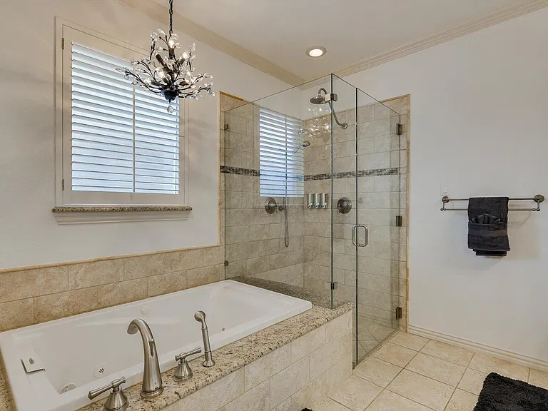 1811 Forest Meadow Ln — Photo 21