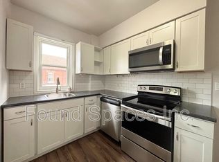 460 King William St #3, Hamilton, ON L8L 1P9