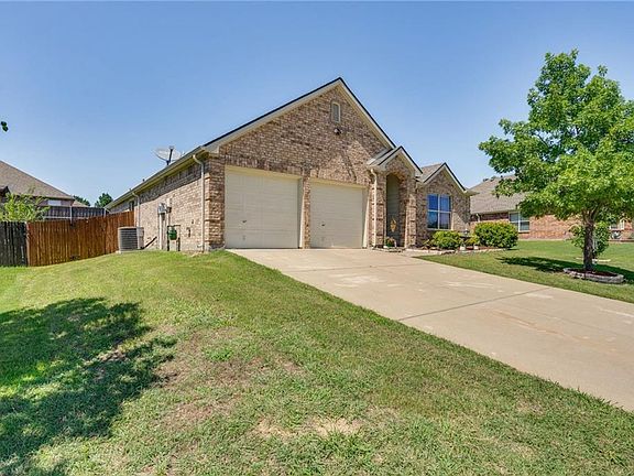 2nd image of 4001 Black Butte Dr