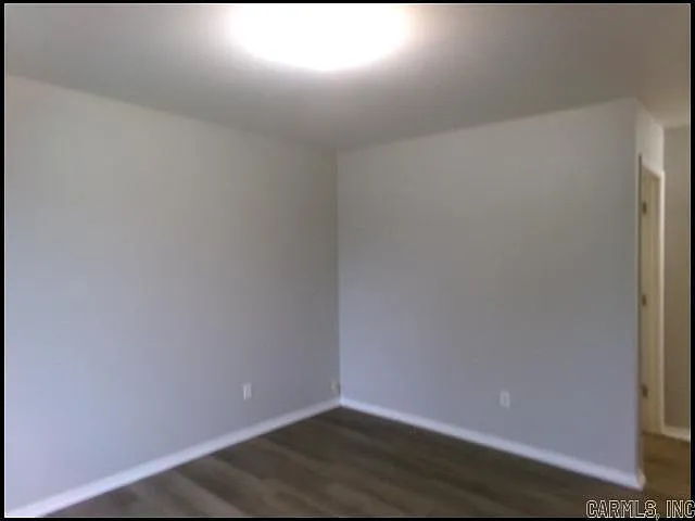 2 bed, 1.0 bath, 768 sqft, $800 — Photo 2