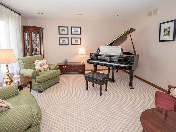 5th image of 840 Old Mill Dr