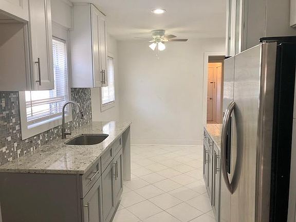 4th image of 100 Earle Ave #1