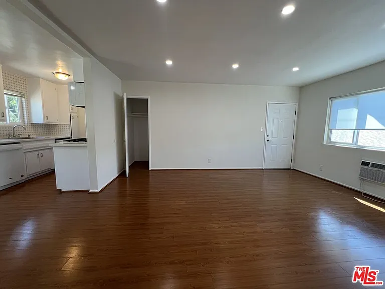 2210 S Sycamore Ave #3 — Photo 5