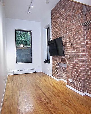 1st image of 368 W 46th St #3S