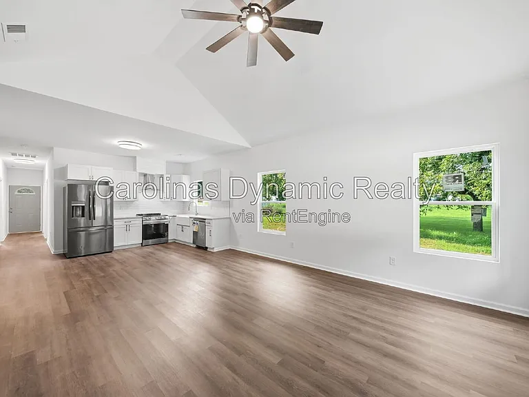 1533 S Battleground Ave — Photo 4
