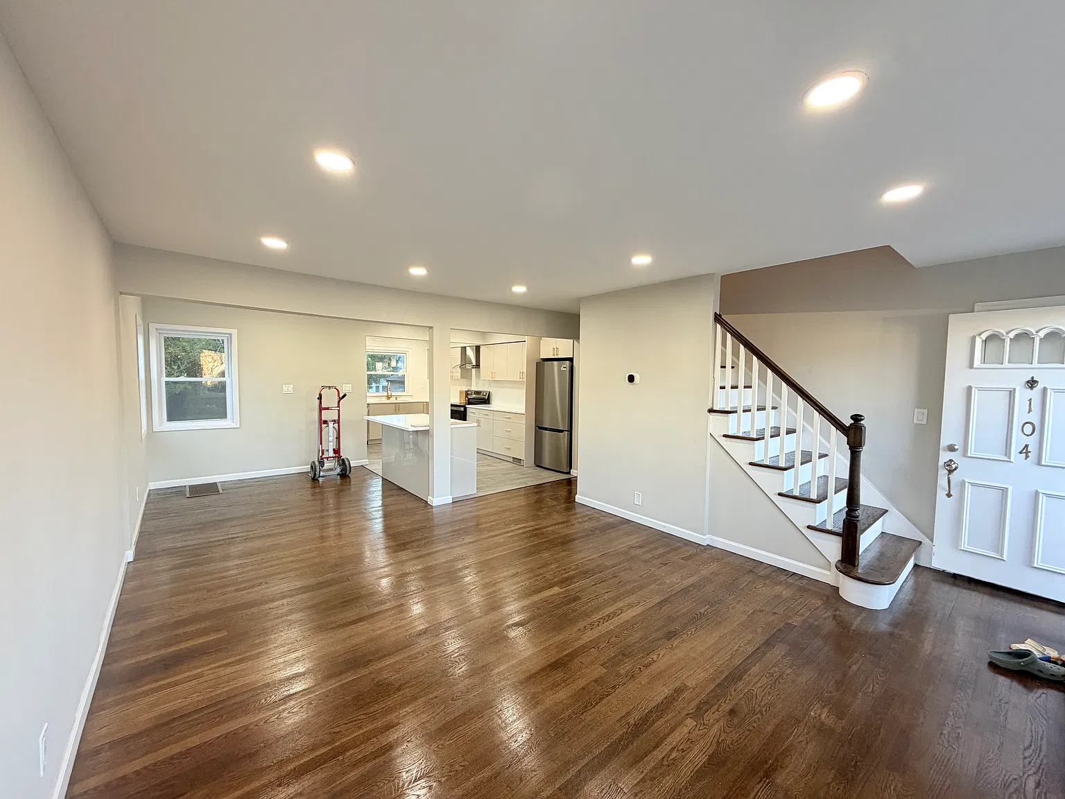4 bed, 1792 sqft, $5,300 — Photo 2