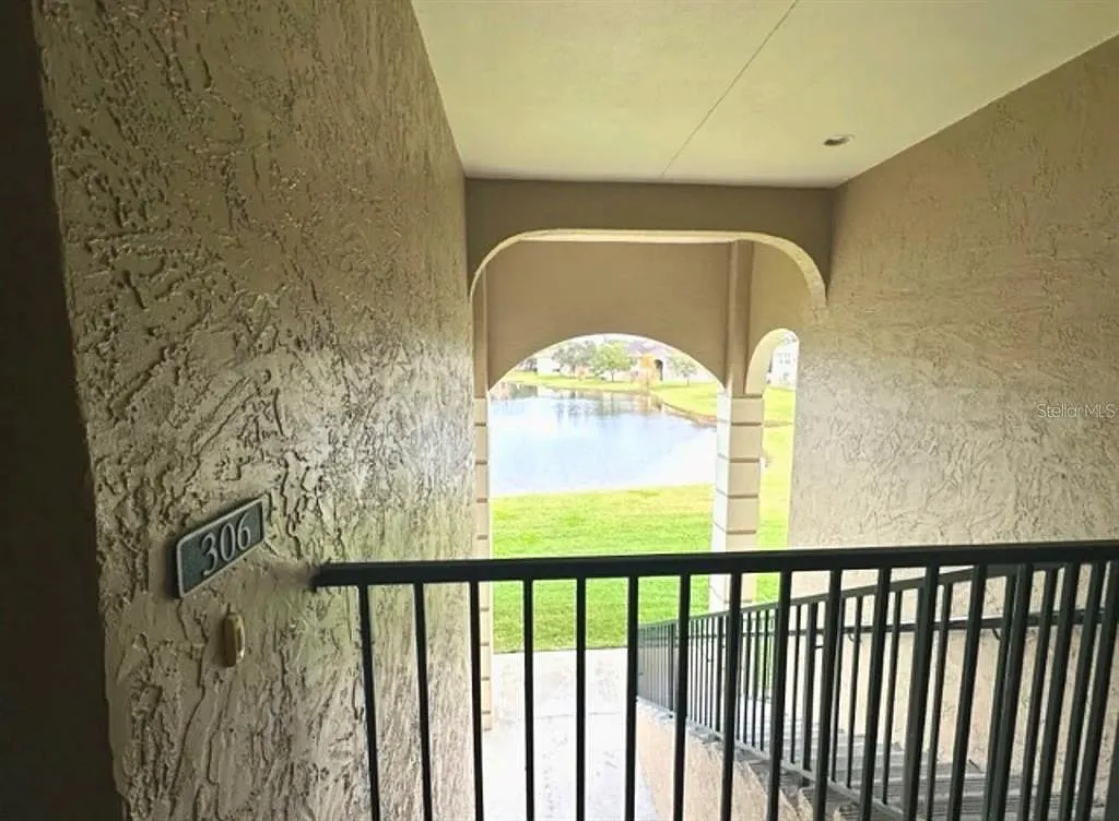 2 bed, 2.0 bath, 1017 sqft, $1,875 — Photo 1