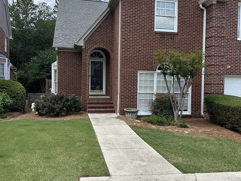 2031 Stone Brook Dr — Photo 1