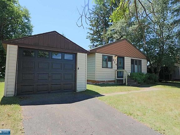 3rd image of 214 Dorchester Dr