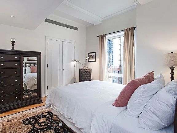 4th image of 160 Central Park S #1820