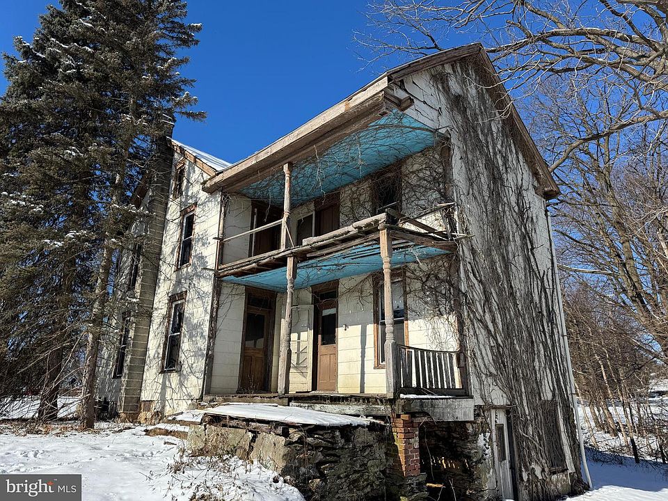 2nd image of 303 Hilldale Rd