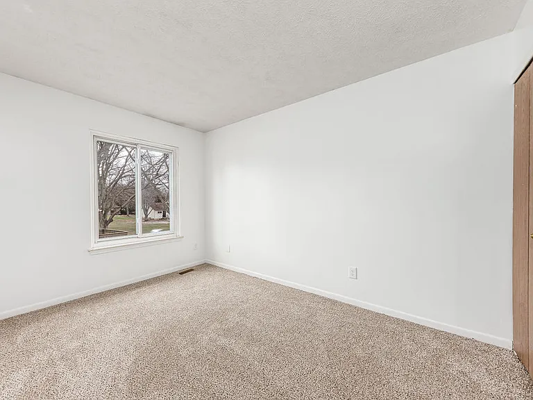 5808 Okemos Rd — Photo 8