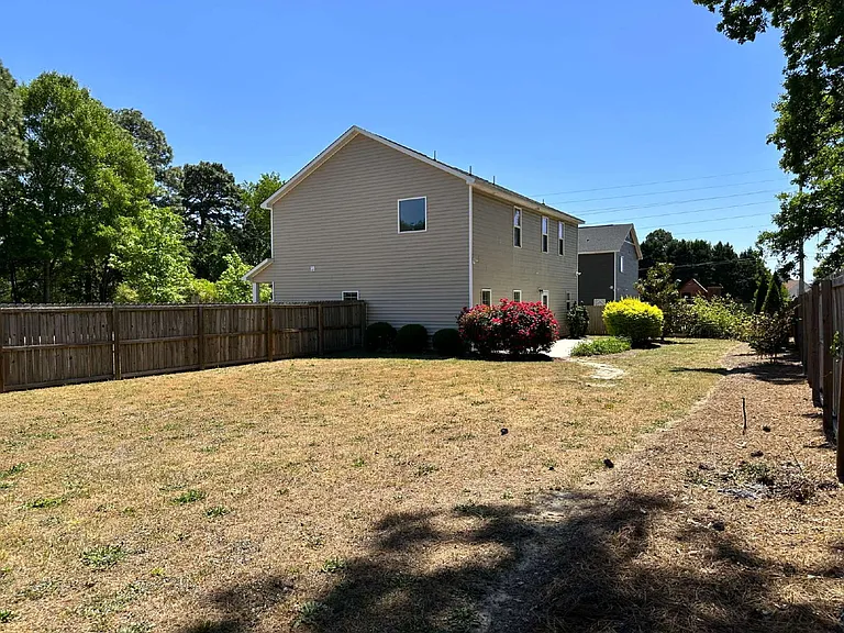 1890 Frankie Ave — Photo 21