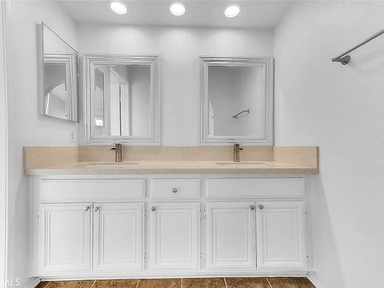 3640 Honey Glen Way — Photo 24