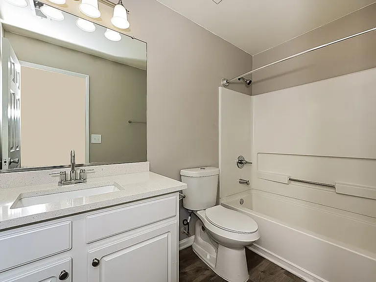 421 Eglington Trl — Photo 15