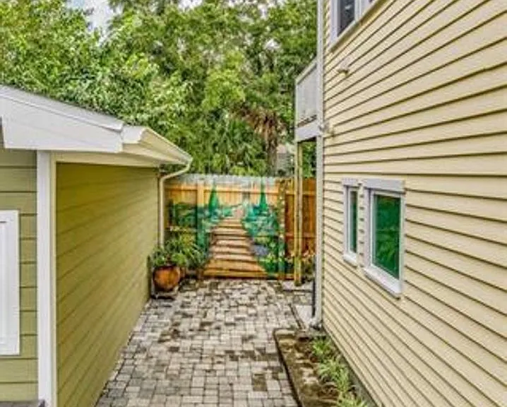 510 W Gregory St — Photo 4