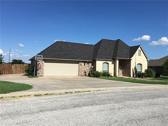 2nd image of 615 Grand Oaks Ct