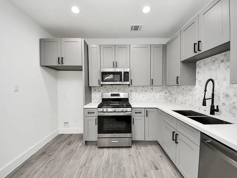 7412 Carver Rd #B — Photo 6