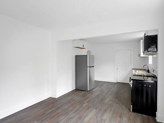 5th image of 3001 Woodbine Ave