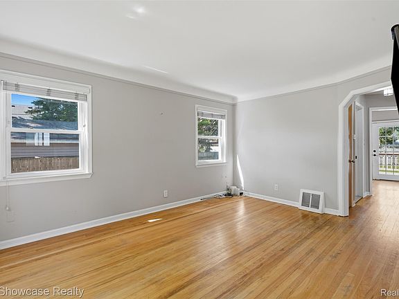 4th image of 316 S Edison Ave