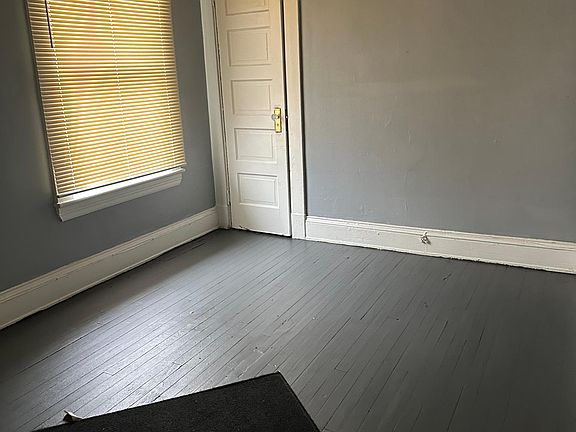 5th image of 11016 Somerset Ave