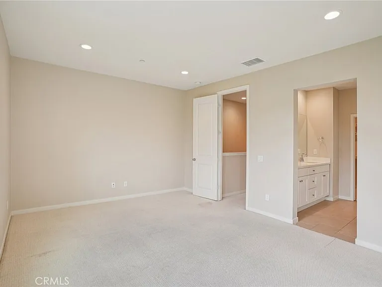 143 Frame — Photo 12