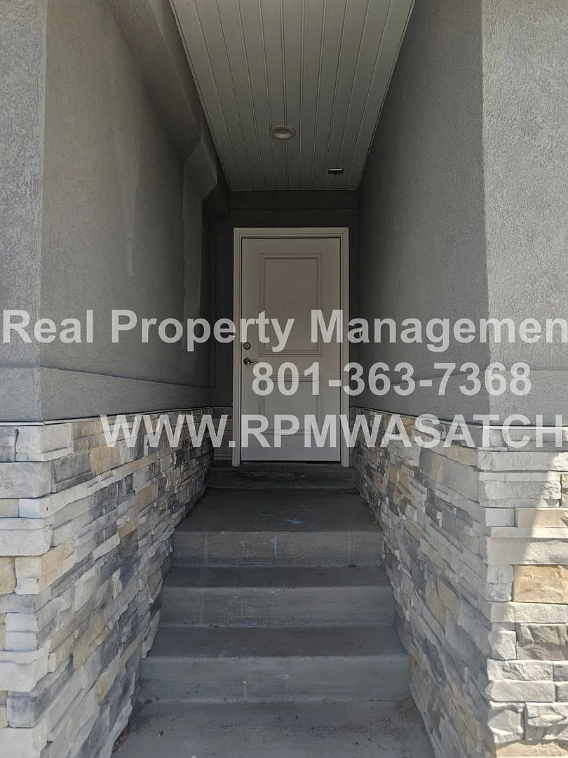 Beautiful Tooele Town House Available Now — Photo 3