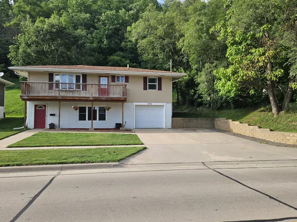 2115 Hershey Ave, Muscatine, IA 52761