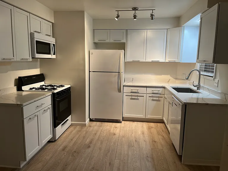 5599 Mayfield Rd #2 — Photo 3