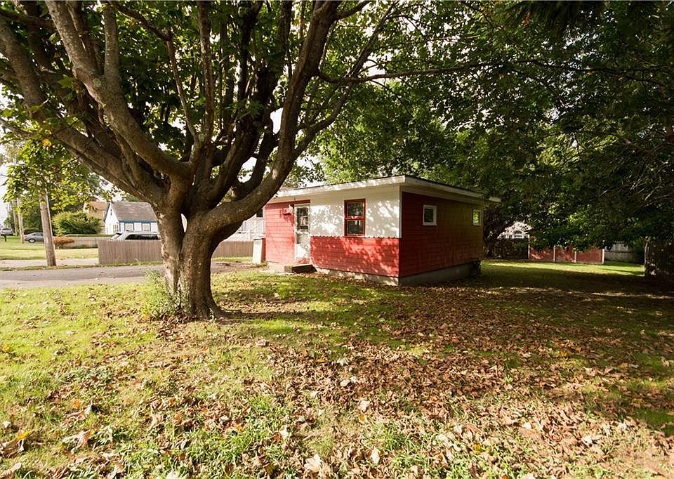 100 Renfrew Ave, Middletown, RI 02842 Zillow