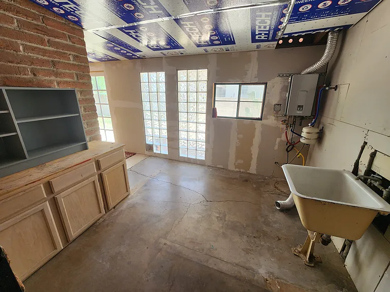 525 S Rosemont Ave — Photo 13