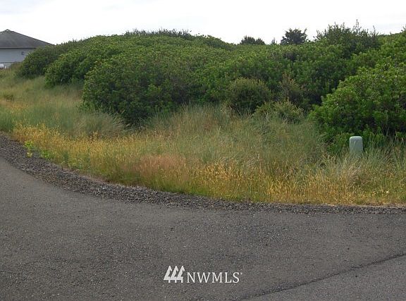 3rd image of 1233 E Ocean Shores Boulevard