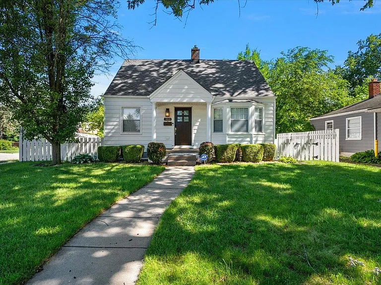 303 Midland Blvd — Photo 4