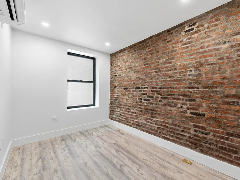 557 2nd Ave #3 — Photo 6