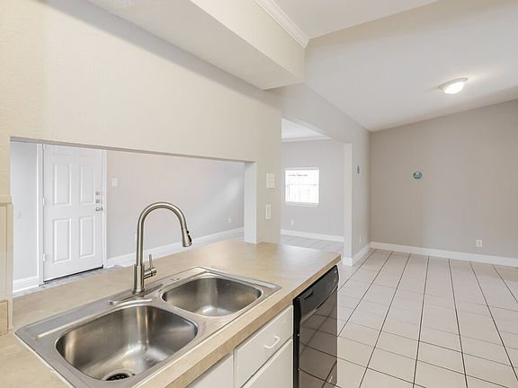 5th image of 3665 Mosswood Dr