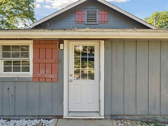 3rd image of 29655 Buck Rd