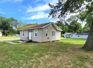 7912 Brookfield Dr, Caseyville, IL 62232