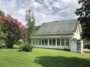 284 Forest Hl, Clendenin, WV 25045