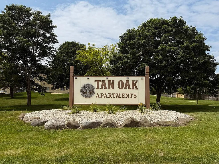 Tan Oak Apartments — Photo 1