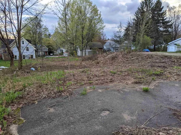 42 Chesnut Street, Franklin, NH 03235