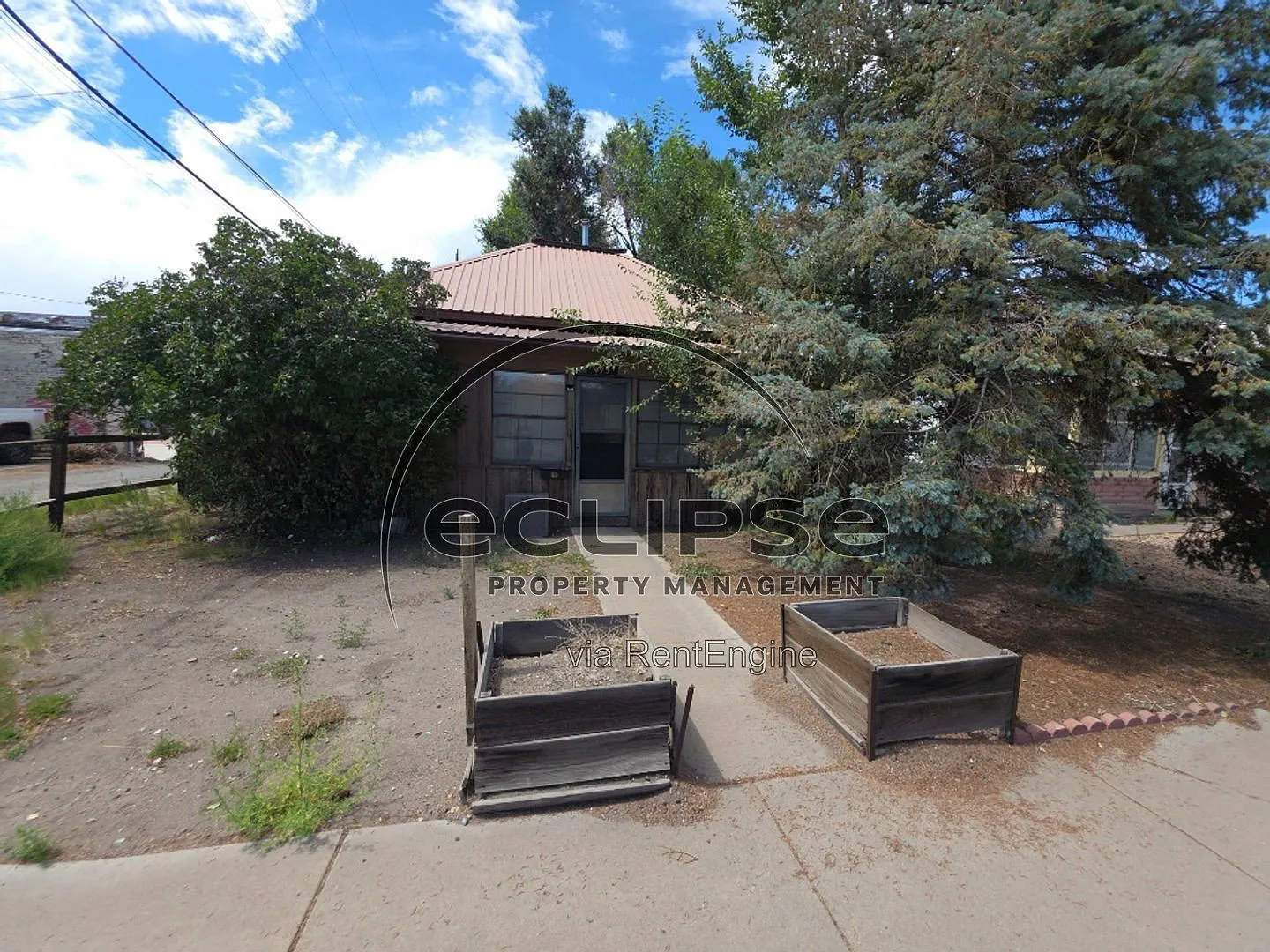 2 bed, 1.0 bath, 991 sqft, $1,200 — Photo 1