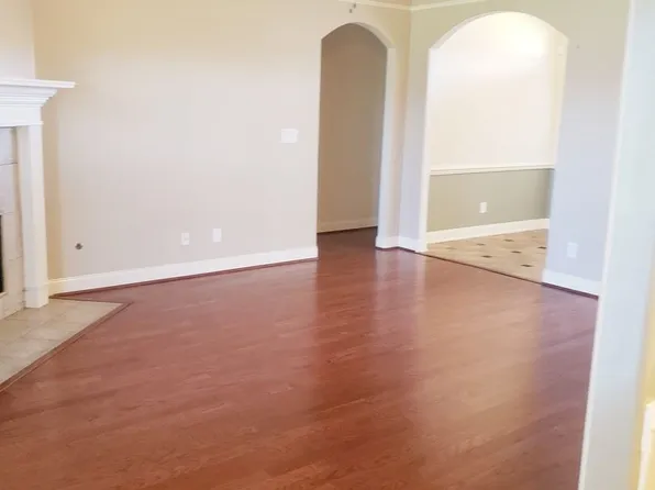 41 Sunnybrook Dr, Deatsville, AL 36022