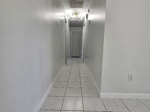 4th image of 2601 Briar Trail Ct