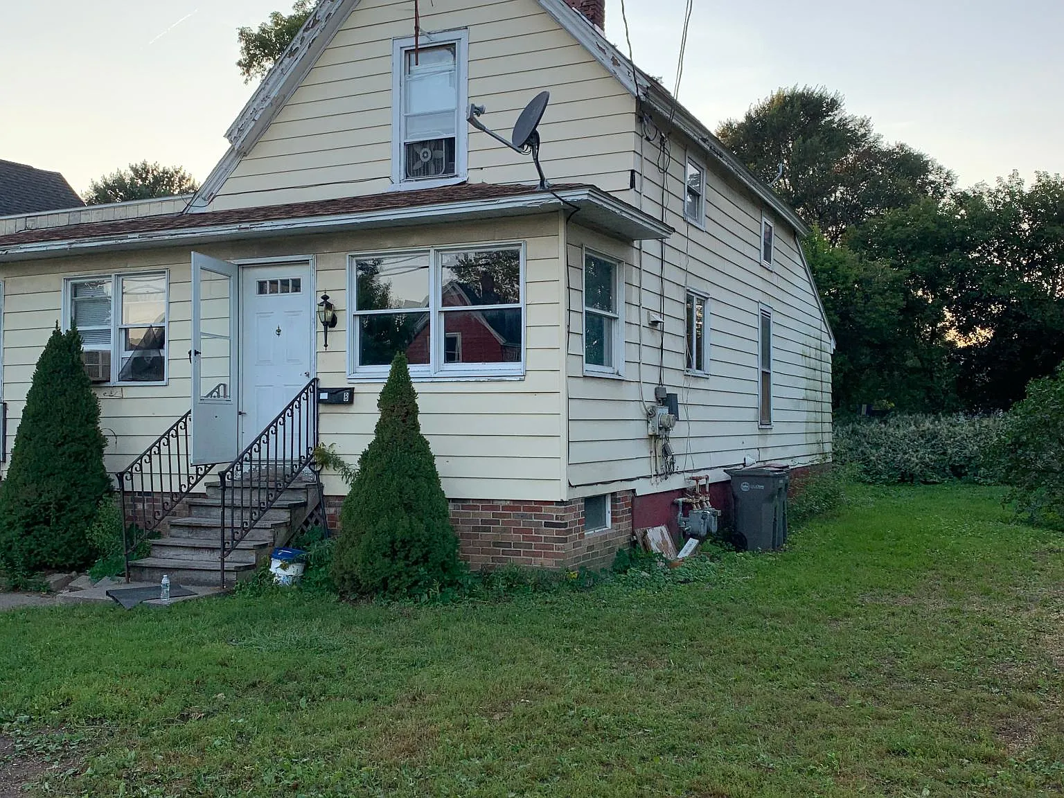 217 Gansevoort Ave — Photo 1