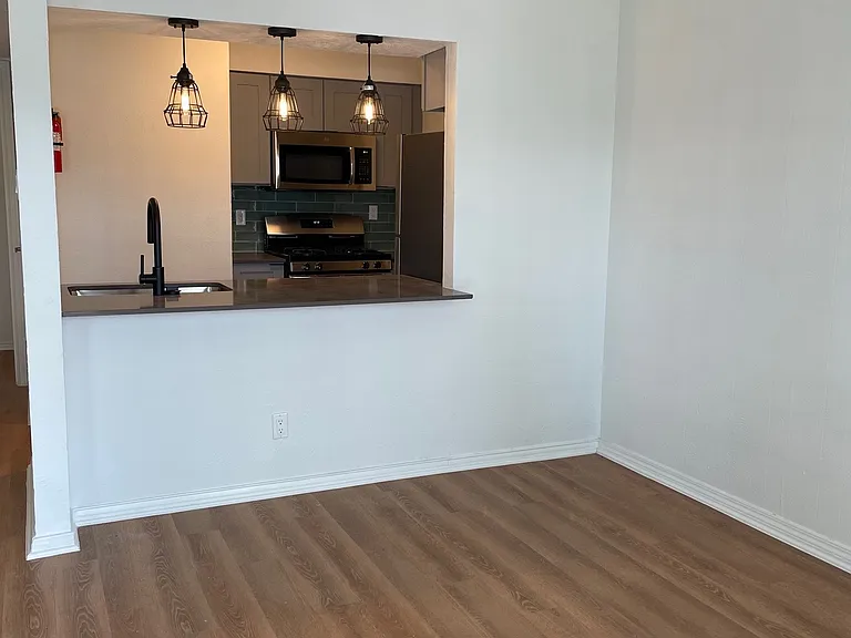 Tara Apartments — Photo 23