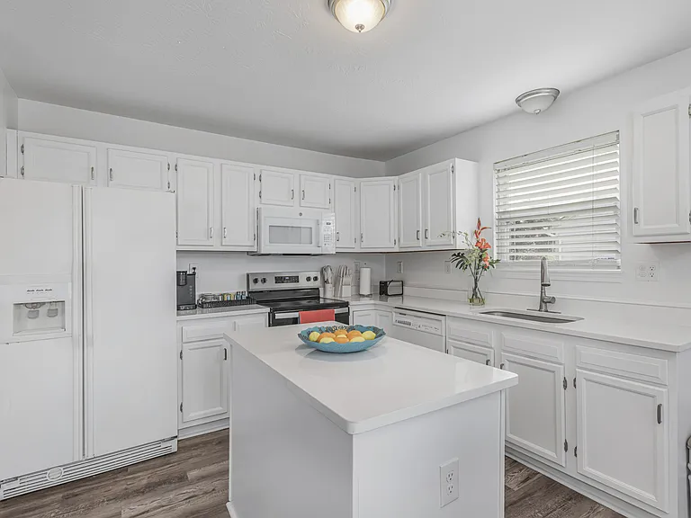 6824 Beagle Dr — Photo 20