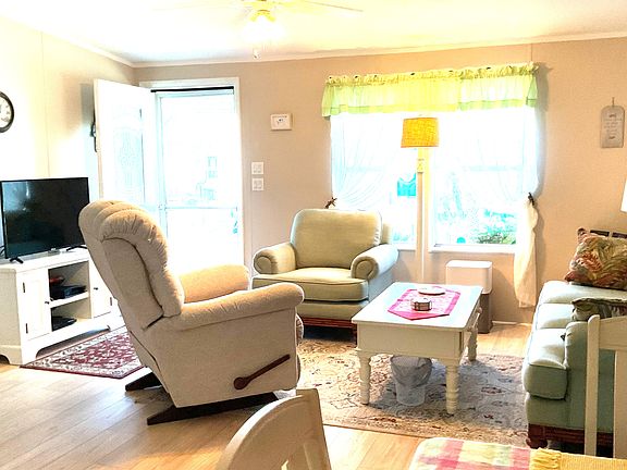 4th image of 830 Song Bird Ave #81
