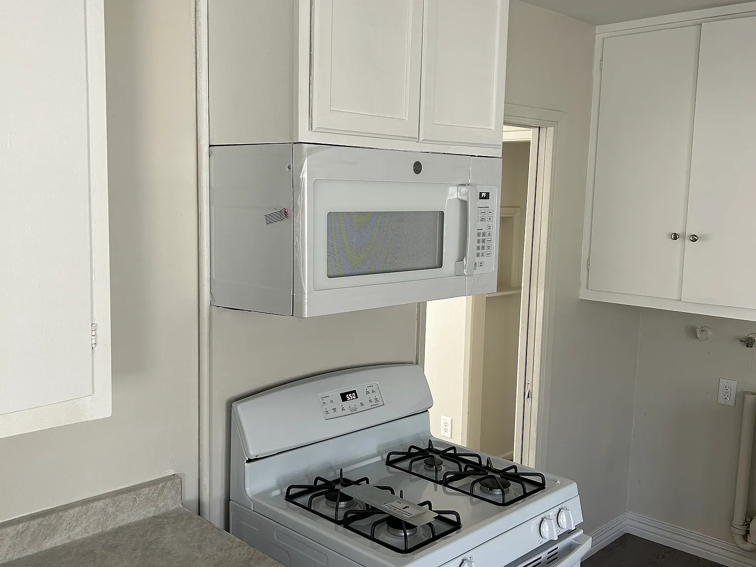 2 bed, 848 sqft, $2,095 — Photo 3